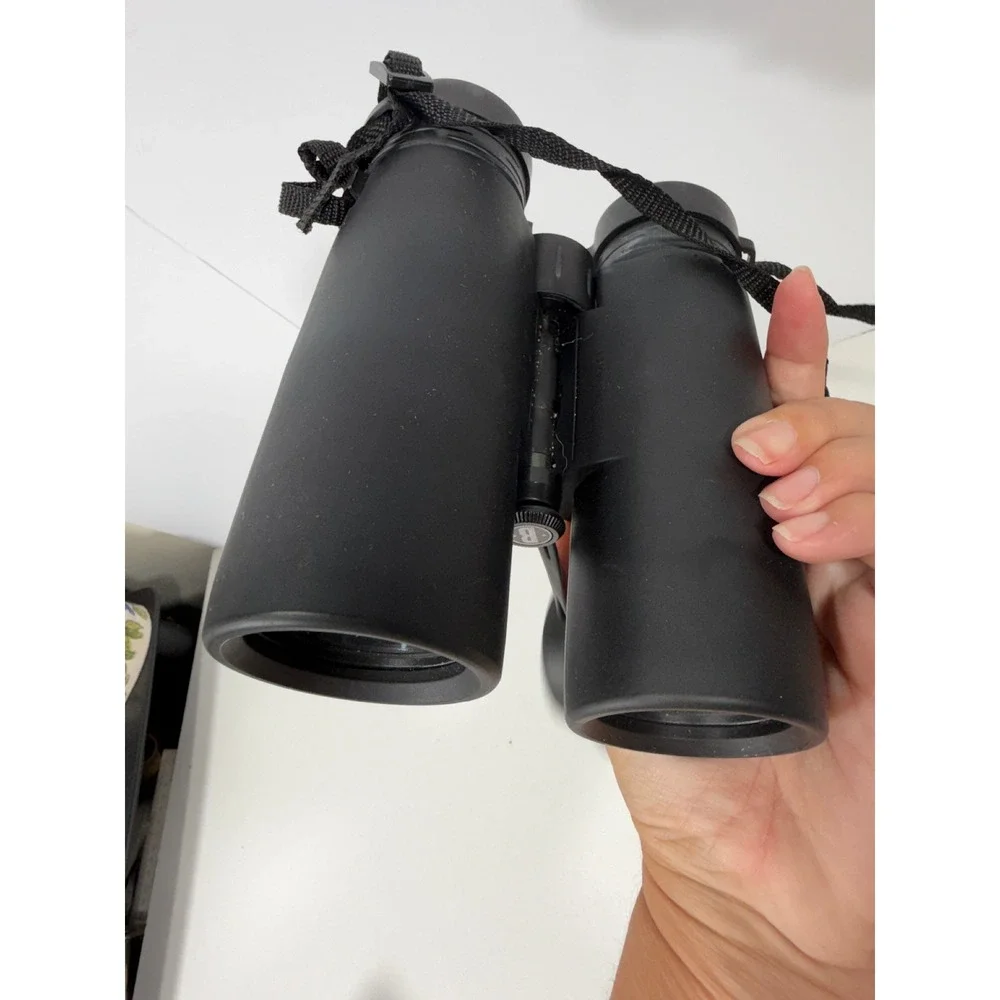 Bushnell 21-1242 Waterproof‎ Binoculars 225FT FOV @ 1000YDS Black with Strap